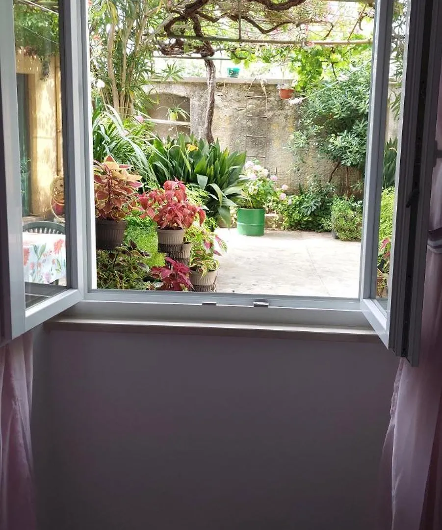 Apartment Amfiteatar Moris Pula 0*,  Croatia