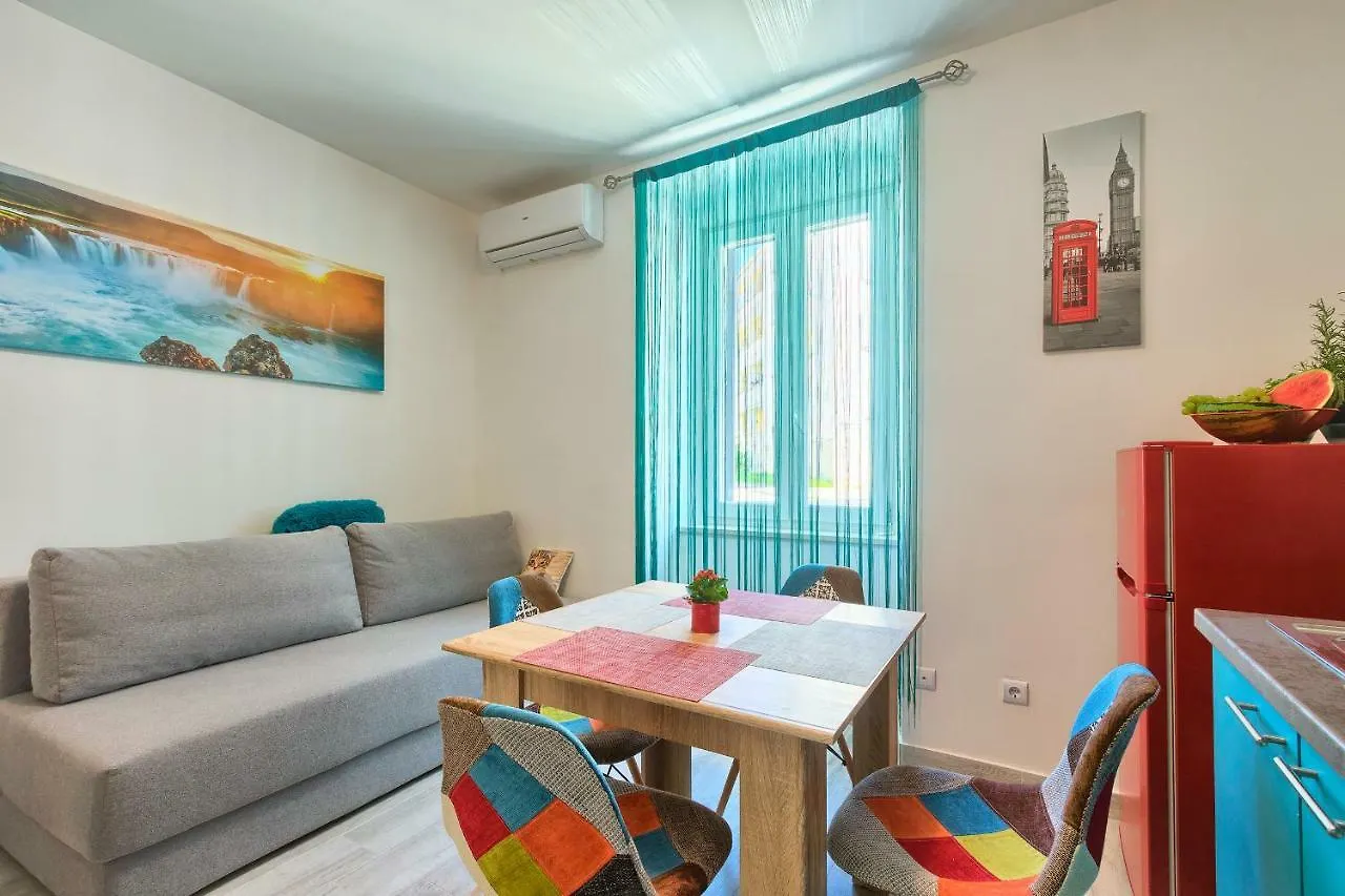Apartment Amfiteatar Moris Pula