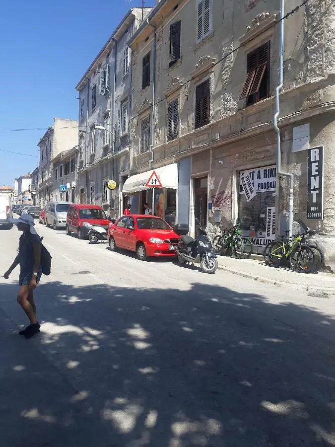 Apartment Amfiteatar Moris Pula